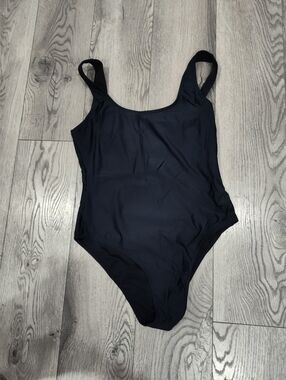 Women’s Black Scoop Neck One-Piece Swimsuit